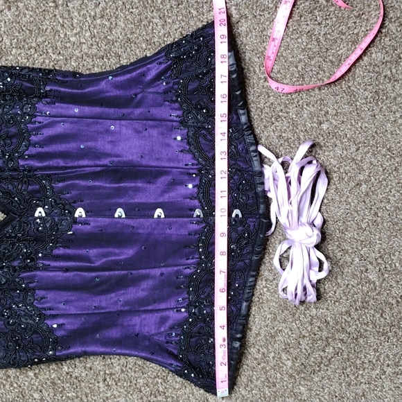 Vintage Goth Beaded Corset - Picture 12 of 16